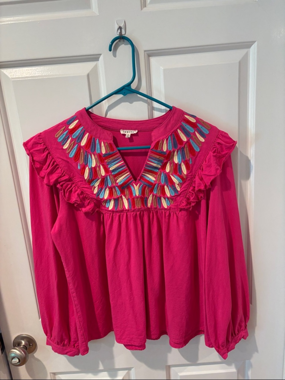 JODIFL Pink Embroidered and Ruffled V-Neck Top Size M